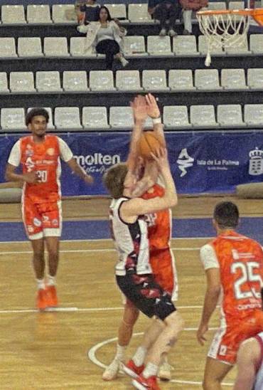 Bazu Azudense cayó ante Aridane acusando las bajas habidas en la plantilla entre semana Foto Luis Barra 1