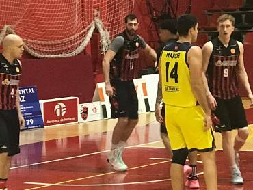 Bazu en el mejor partido de la temporada sorprende al Canoe y consigue un triunfo espectacular