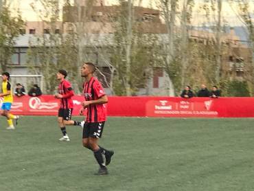 El Azuqueca B tras un buen partido cayó en los minutos postreros del partido ante el Noblejas