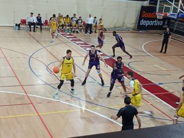 Lujisa consigue su tercera victoria consecuriva y derrota al Canoe  Foto Ismael Andrés