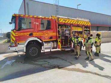 Bomberos Vehículo y formación bomberos parque Sacedón