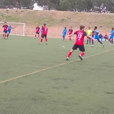 De espaldas Hugo el protagonista del partido Alovera-Madridejos en el mejor partido de los locales en lo que se lleva de campaña