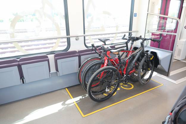 260420 Trenes Stadler Renfe Cercanías 8