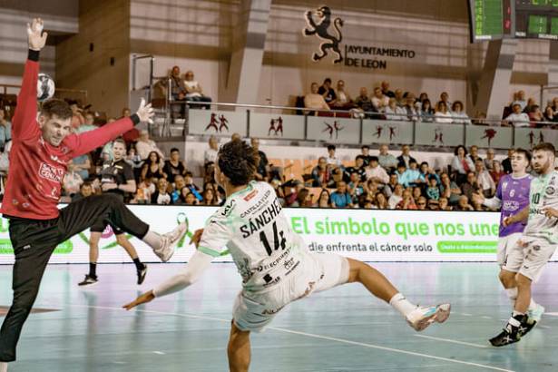 BM Guadalajara - Ademar León Foto AM Producciones 1