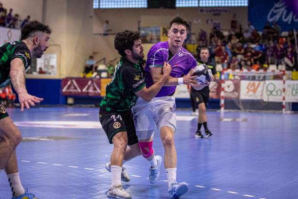BM Guadalajara - Cuenca Óscar Gronard 3