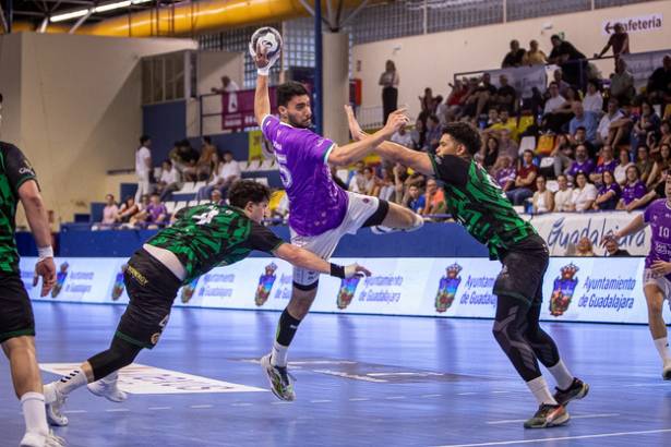 BM Guadalajara - Cuenca Óscar Gronard 5