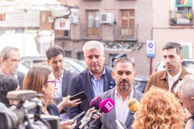 Comparecencia de parte del equipo de gobierno el pasado 30 de abril en la calle San Juan de Dios/ Ayuntamiento de Guadalajara nuevo-contrato-estacionamieno-regulado