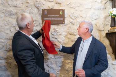 Desubrimiento de placa ermita Valdearenas