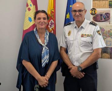 La subdelegada del Gobierno de España en Guadalajara, Susana Cabellos junto al nuevo jefe de la Policía Nacional, Javier Mayordomo. Policía Nacional Comisario Javier Mayordomo