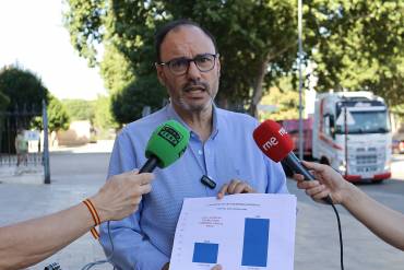 Roberto Narro en la rueda de prensa de esta manana. 060826
