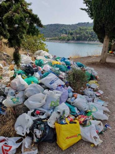 Basura Entrepeñas Foto PP Sacedón