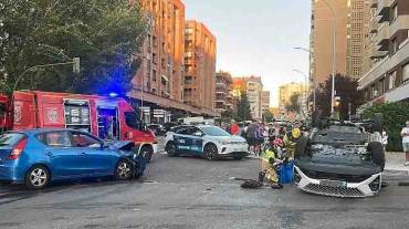 Accidente coche volcado avenida de Castilla foto redes sociales desconocido 2