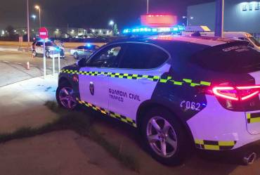 Guardia Civil de tráfico noche