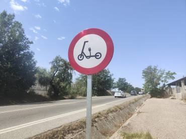 Señal prohibición patinete eléctrico