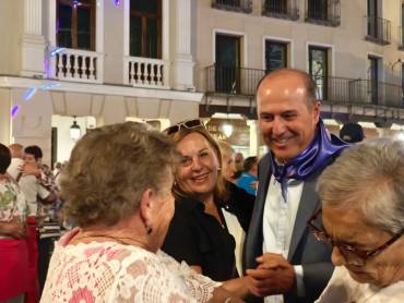 Alberto Rojo en un baile de mayores de las Ferias 2026 alberto rojo panuelo ferias