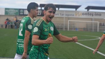 Gabri de perfecto libre directo marca el gol de la victoria del Marchamalo Foto C.D. Marchamalo