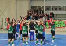 Horche celebra una victoria con sus aficionados. Foto: Pililla Team. Pililla 1