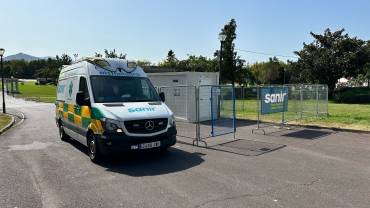 Una de las ambulancias del nuevo grupo prestando servicio en Bilbao/ Sanir ambulancia sanir