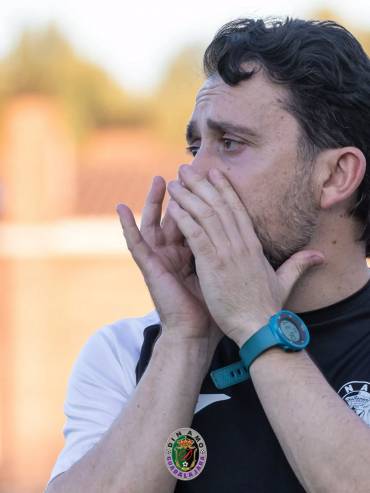 Joaquín Yagüe entrenador del Dinamo Fem. prepara sus dos próximos compromisos de pretemporada ante Sanse y Futbolellas