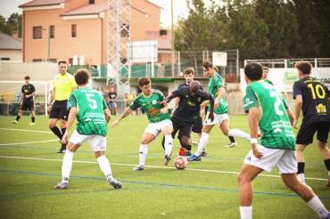 Lance del partido disputado entre Marchamalo y Sigüenza y que favoreció a los primeros